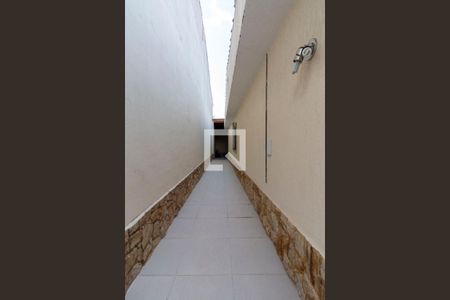 Casa à venda com 300m², 3 quartos e 4 vagasCorredor Área Externa