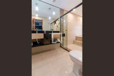 Casa à venda com 300m², 3 quartos e 4 vagasBanheiro Suite 2