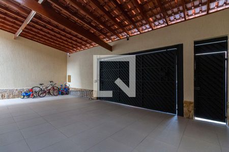 Casa à venda com 300m², 3 quartos e 4 vagasGaragem