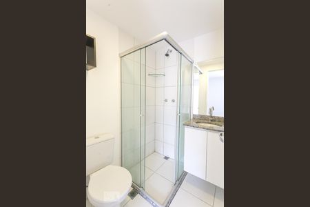 Banheiro de apartamento para alugar com 1 quarto, 30m² em República, São Paulo