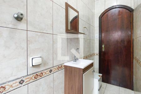 Casa para alugar com 60m², 2 quartos e 1 vaga Casa para alugar com 60m², 2 quartos e 1 vagaBanheiro