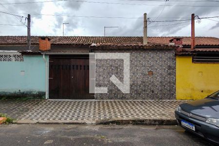 Casa para alugar com 60m², 2 quartos e 1 vaga Casa para alugar com 60m², 2 quartos e 1 vagaFachada