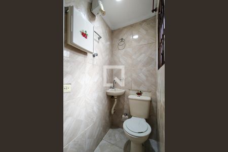 Casa para alugar com 60m², 2 quartos e 1 vaga Casa para alugar com 60m², 2 quartos e 1 vagaBanheiro da Suíte