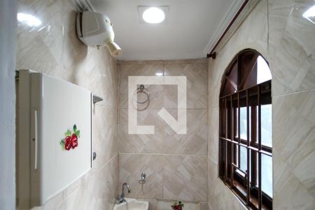 Casa para alugar com 60m², 2 quartos e 1 vaga Casa para alugar com 60m², 2 quartos e 1 vagaBanheiro da Suíte