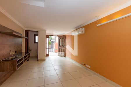 Sala de casa de condomínio para alugar com 3 quartos, 158m² em Santo Amaro, São Paulo