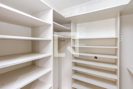 Casa de condomínio para alugar com 158m², 3 quartos e 1 vaga Casa de condomínio para alugar com 158m², 3 quartos e 1 vagaCloset da Suíte