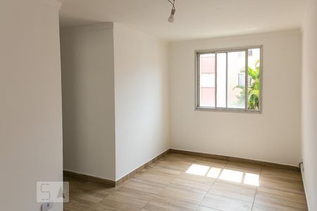 Sala de Apartamento com 2 quartos, 50m² Vila Mazzei