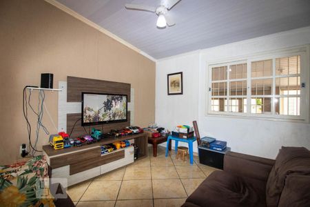 Casa à venda com 200m², 3 quartos e 4 vagas Casa à venda com 200m², 3 quartos e 4 vagasSala de TV