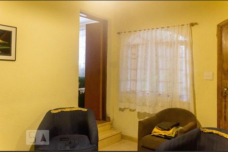 Sala de TV de casa à venda com 4 quartos, 184m² em Vila Sao Paulo, São Paulo
