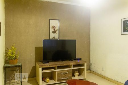 Sala de TV de casa à venda com 4 quartos, 184m² em Vila Sao Paulo, São Paulo