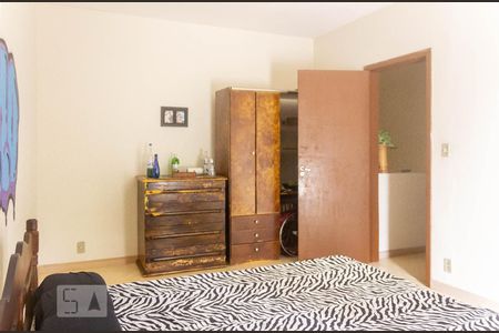 Casa à venda com 184m², 4 quartos e 1 vagaQuarto 1