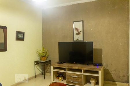 Sala de TV de casa à venda com 4 quartos, 184m² em Vila Sao Paulo, São Paulo