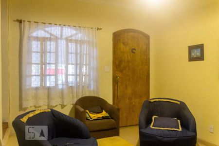 Sala de TV de casa à venda com 4 quartos, 184m² em Vila Sao Paulo, São Paulo
