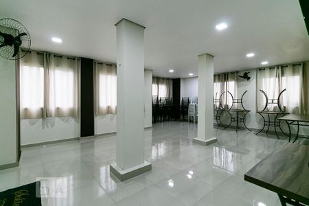 Apartamento à venda com 43m², 2 quartos e sem vagaÁrea comum - Salão de festas