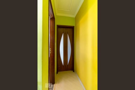 Corredor de casa à venda com 3 quartos, 115m² em Jardim Vila Galvão, Guarulhos
