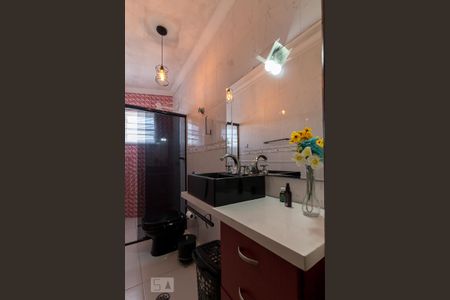 Casa à venda com 115m², 3 quartos e 2 vagasBanheiro social
