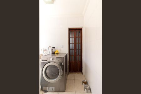 Casa à venda com 115m², 3 quartos e 2 vagasÁrea de serviço