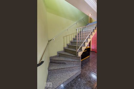 Escadas de casa à venda com 3 quartos, 115m² em Jardim Vila Galvão, Guarulhos
