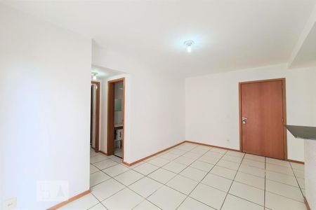 Sala de apartamento para alugar com 2 quartos, 50m² em Todos Os Santos, Rio de Janeiro