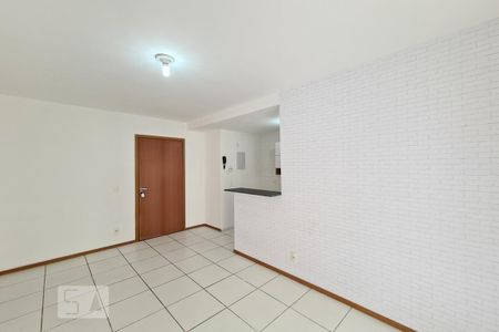 Sala de apartamento para alugar com 2 quartos, 50m² em Todos Os Santos, Rio de Janeiro