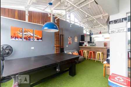 Casa de condomínio à venda com 210m², 4 quartos e 2 vagasTerraço