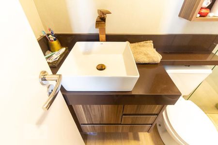 Casa de condomínio à venda com 210m², 4 quartos e 2 vagasBanheiro da Suíte