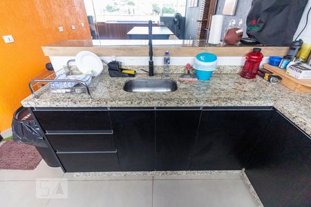 Casa de condomínio à venda com 210m², 4 quartos e 2 vagasTerraço