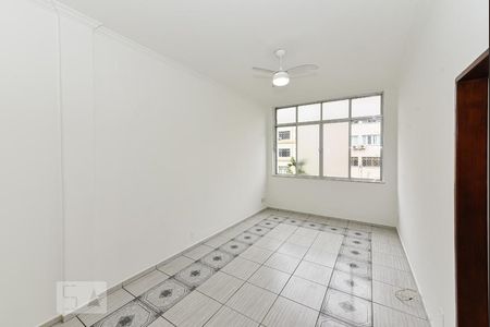 Sala de apartamento para alugar com 2 quartos, 50m² em Copacabana, Rio de Janeiro