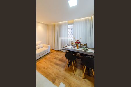 Sala de apartamento à venda com 3 quartos, 83m² em Nova Suíssa, Belo Horizonte