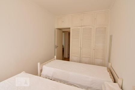 Quarto 1 de apartamento para alugar com 4 quartos, 158m² em Vila Luis Antonio, Guarujá
