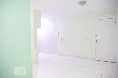 Sala de apartamento para alugar com 2 quartos, 52m² em Jardim Santo Antônio, São Paulo