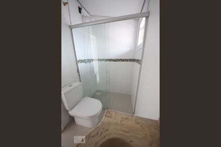 Casa à venda com 176m², 3 quartos e 3 vagas Casa à venda com 176m², 3 quartos e 3 vagasBanheiro