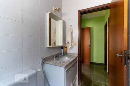 Casa à venda com 498m², 3 quartos e 4 vagasBanheiro social