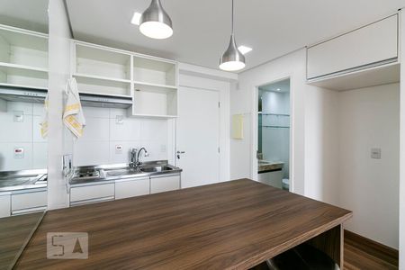 Sala / Cozinha de kitnet/studio para alugar com 1 quarto, 34m² em Catumbi, São Paulo