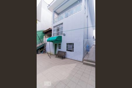 Casa à venda com 400m², 3 quartos e 2 vagasFundos