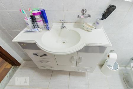 Casa à venda com 400m², 3 quartos e 2 vagasDetalhe banheiro