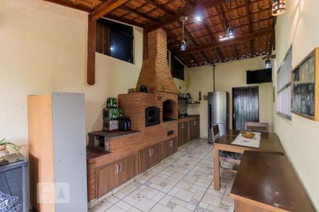 Casa à venda com 400m², 3 quartos e 2 vagasChurrasqueira