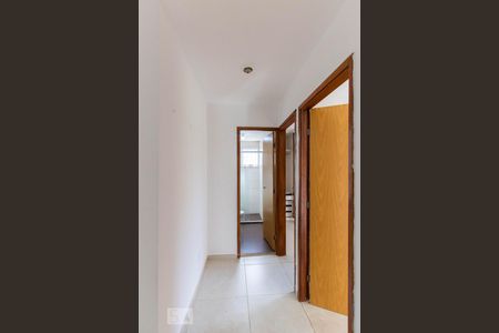 Corredor Quartos e Banheiro de apartamento para alugar com 2 quartos, 50m² em Jardim Ísis, Cotia