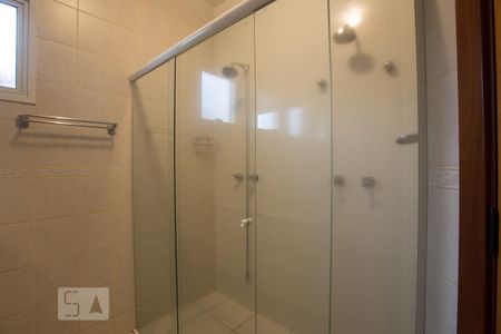 Casa de condomínio para alugar com 160m², 3 quartos e 2 vagasBanheiro da suíte - box