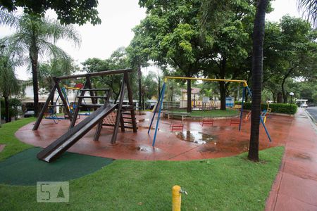 Casa de condomínio para alugar com 160m², 3 quartos e 2 vagasÁrea comum - playground