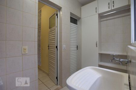 Casa de condomínio para alugar com 160m², 3 quartos e 2 vagasÁrea de serviço