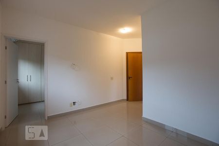 Casa de condomínio para alugar com 160m², 3 quartos e 2 vagasSuíte