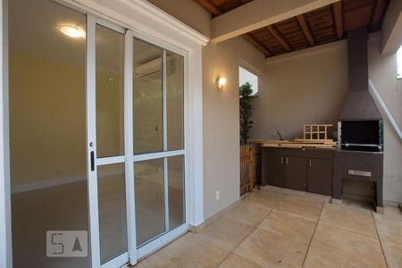 Casa de condomínio para alugar com 160m², 3 quartos e 2 vagasQuintal com churrasqueira