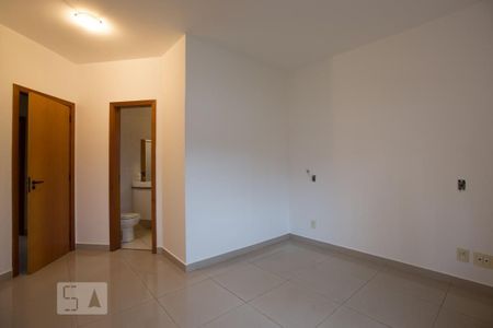 Casa de condomínio para alugar com 160m², 3 quartos e 2 vagasSuíte