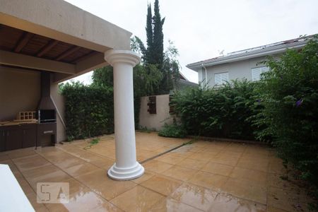 Casa de condomínio para alugar com 160m², 3 quartos e 2 vagasQuintal