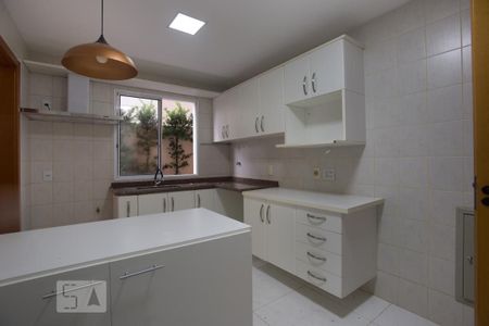 Casa de condomínio para alugar com 160m², 3 quartos e 2 vagasCozinha