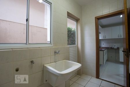 Casa de condomínio para alugar com 160m², 3 quartos e 2 vagasÁrea de serviço