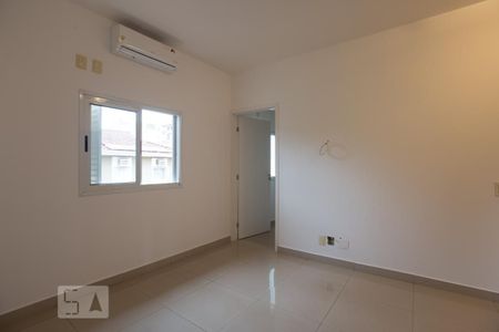 Casa de condomínio para alugar com 160m², 3 quartos e 2 vagasSuíte