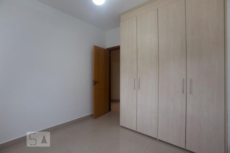 Casa de condomínio para alugar com 160m², 3 quartos e 2 vagasQuarto 1