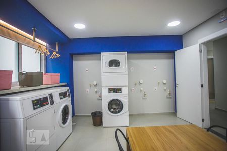 Apartamento à venda com 35m², 2 quartos e sem vagaÁrea comum - Lavanderia coletiva